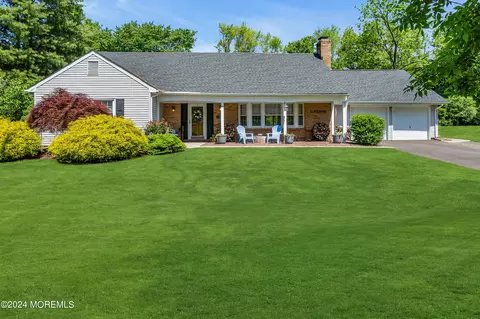 14 Greenbriar Ln, Marlboro, NJ 07746