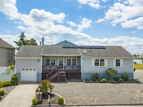 119 Pinewood Rd, Toms River, NJ 08753