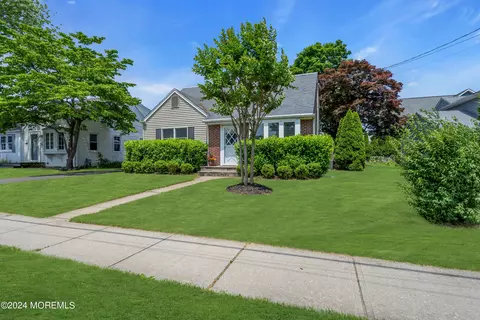 42 Lakewood Rd, Manasquan, NJ 08736