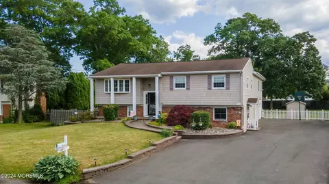 240 Eastham Rd, Point Pleasant, NJ 08742