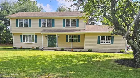 2 Julia Ct, Tinton Falls, NJ 07712