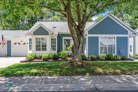 1059 B Buckingham Dr, Manchester, NJ 08759