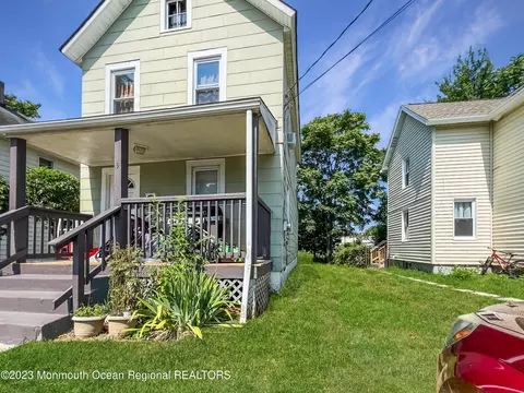 9 1st St, Freehold, NJ 07728