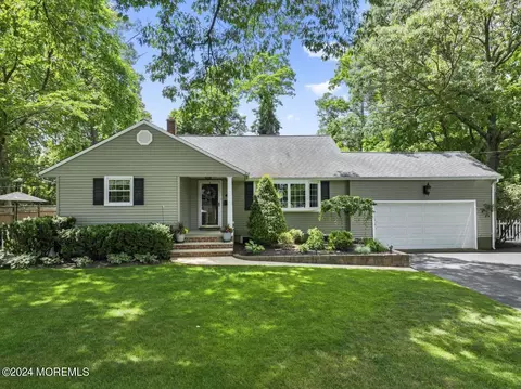 174 Manor Pkwy, Lincroft, NJ 07738