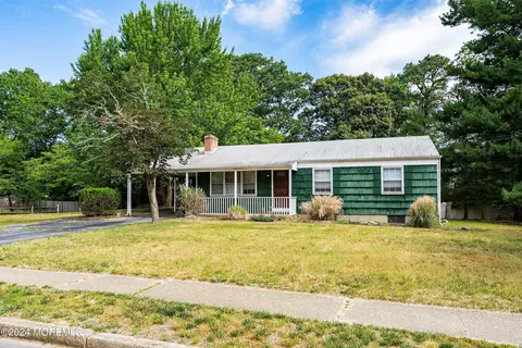 790 Rue Ln, Toms River, NJ 08753
