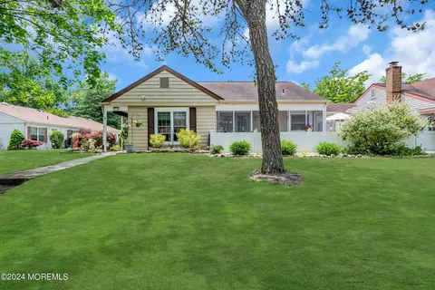 572 Sheffield Dr # A, Manchester, NJ 08759