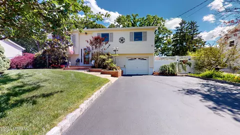 961 Ambassador Dr, Toms River, NJ 08753