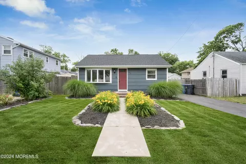 43 6th Bayway, Toms River, NJ 08753