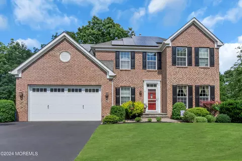 6 Loretta Ct, Howell, NJ 07731