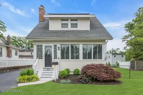 957 N Concourse, Keyport, NJ 07735