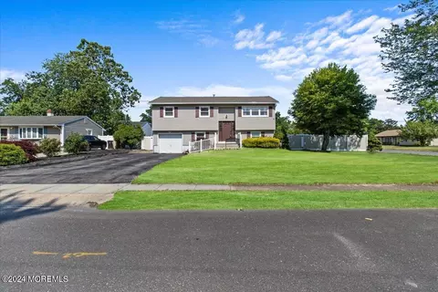 811 Harvey Rd, Toms River, NJ 08753