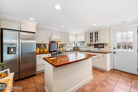 2401 Central Ave, Surf City, NJ 08008