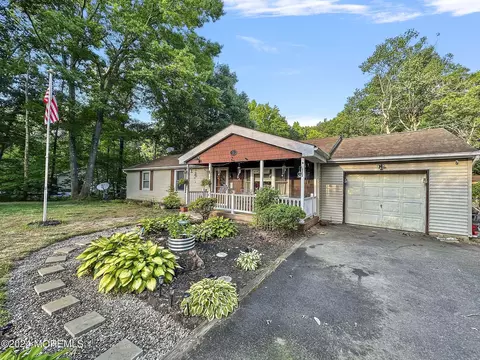 5 Berwyn Ln, Jackson, NJ 08527