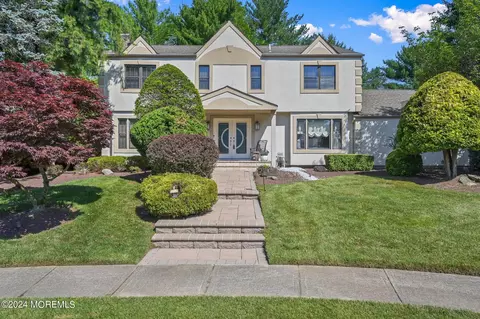 7 Inge Ln, Marlboro, NJ 07746