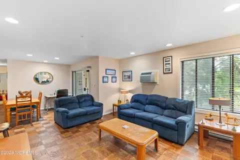 6 Pine Cluster Cir #G, Manalapan, NJ 07726