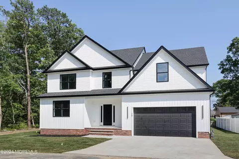 737 Cranberry Rd, Beachwood, NJ 08722