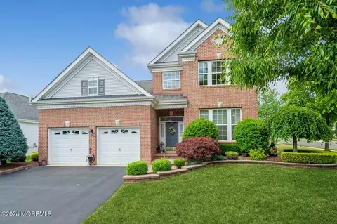 2 Cavalcade Ct, Manalapan, NJ 07726