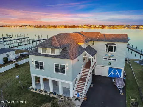 61 Monmouth Pkwy, Monmouth Beach, NJ 07750