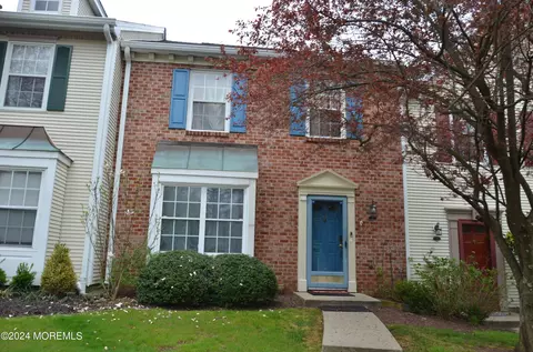 8 Sun Beau Ct, Tinton Falls, NJ 07724