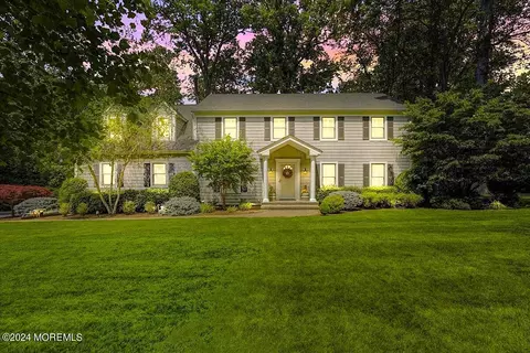 19 Fox Hill Rd, Middletown, NJ 07748