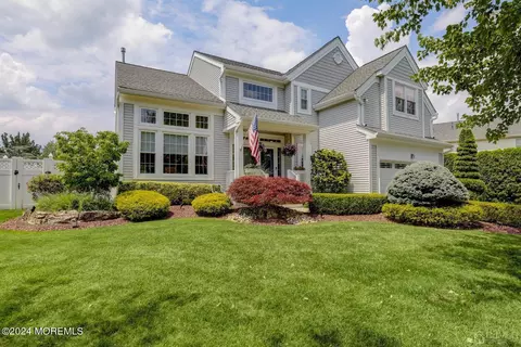 48 Kirschman Dr, Matawan, NJ 07747