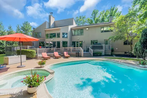 221 Tracy Dr, Morganville, NJ 07751
