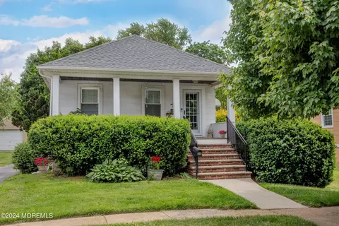 30 E George St, Freehold, NJ 07728