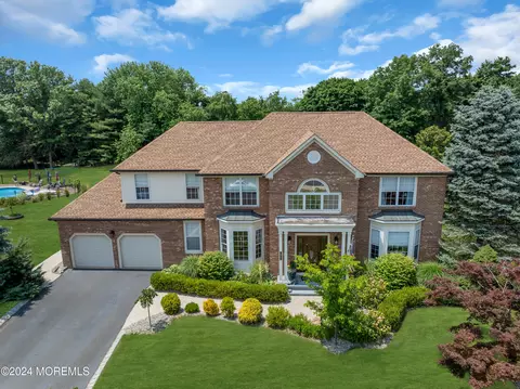 49 Camelot Dr, Farmingdale, NJ 07727