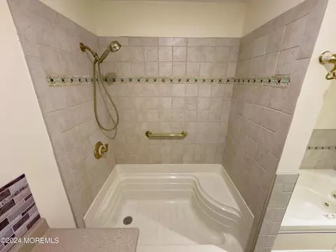 Bath - 9 A Corey Ln, Jackson, NJ 08527 photo 4 of 4