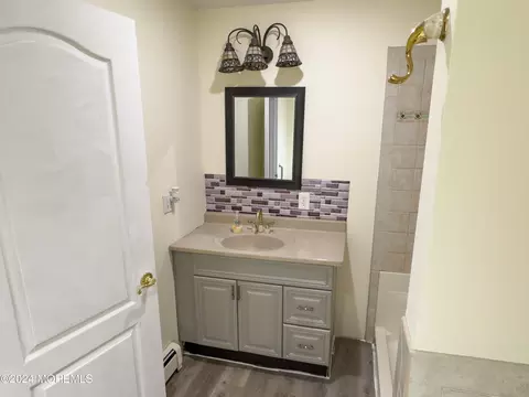 Bath - 9 A Corey Ln, Jackson, NJ 08527 photo 2 of 4