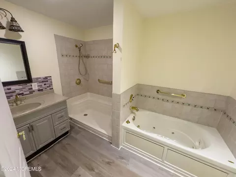 Bath - 9 A Corey Ln, Jackson, NJ 08527 photo 1 of 4
