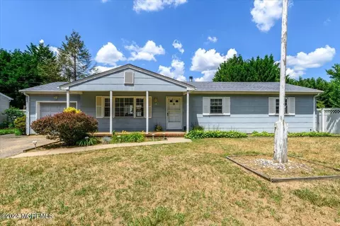 16 Sturdy St, Brick, NJ 08724