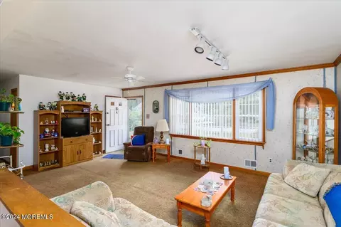 16 Sturdy St, Brick, NJ 08724 photo 5