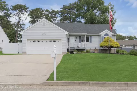 148 Dolphin Rd, Manahawkin, NJ 08050