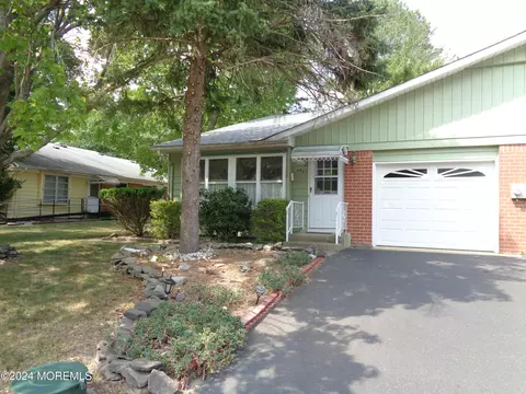 49 A Yorktowne Pkwy, Whiting, NJ 08759