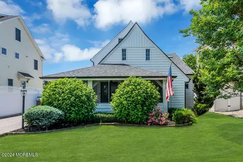 405 Euclid Ave, Manasquan, NJ 08736