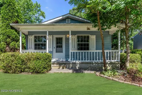 312 Falcon Dr, Little Egg Harbor, NJ 08087