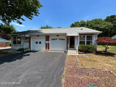 3 Musket Ln #B, Manchester, NJ 08759