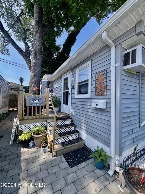 700 Atkins Ave #19, Neptune City, NJ 07753