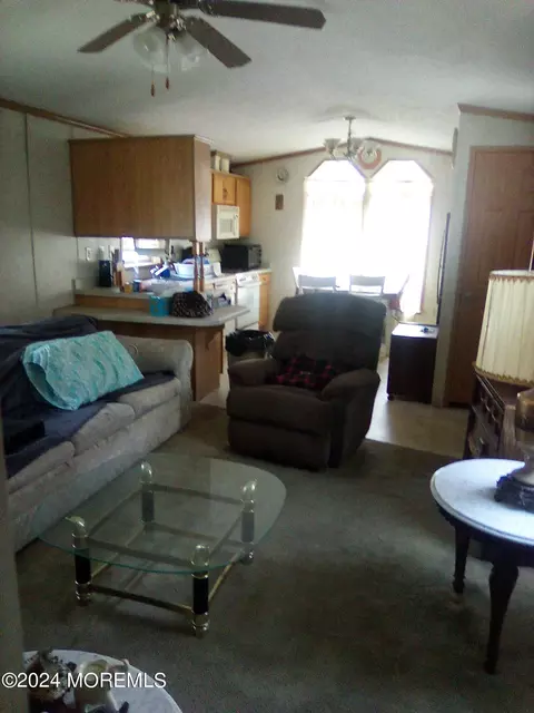 1501 Roosevelt Ave, Middlesex, NJ 08846