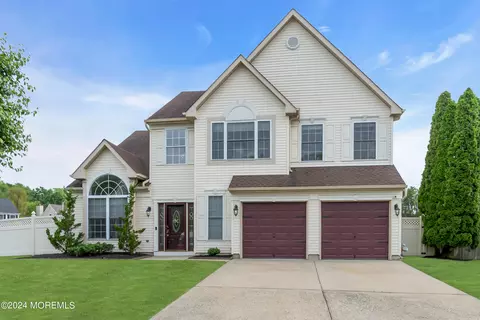 73 Gristmill Rd, Howell, NJ 07731