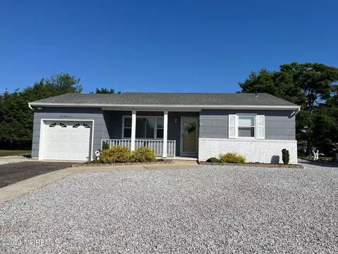 122 Eton Ct, Toms River, NJ 08757
