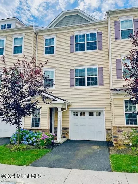 903 Chalmers Ln #903, Monroe, NJ 08831