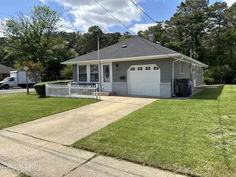 2276 Mt Hood Ln, Toms River, NJ 08753