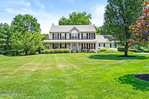 3 Genelle Pl, Jackson, NJ 08527