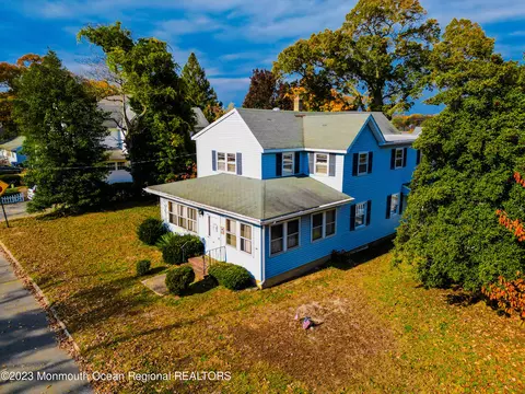 127 Vansant Ave, Island Heights, NJ 08732