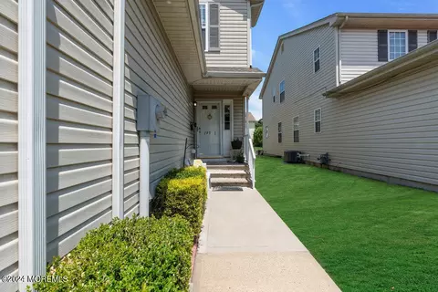 195 Sixth Ave #1, Long Branch, NJ 07740