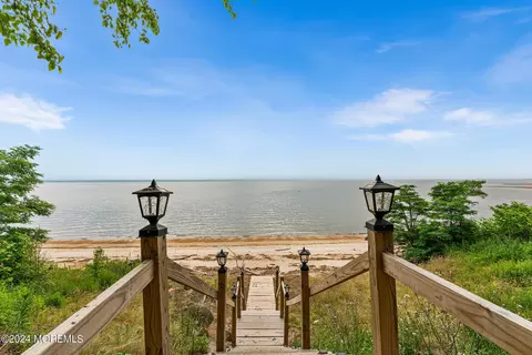 53 E Blvd, Keyport, NJ 07735