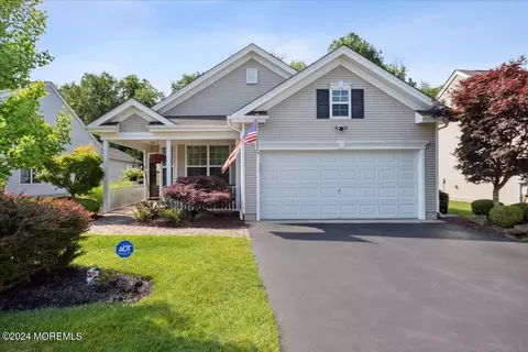 36 Chesterfield Dr, Jackson, NJ 08527