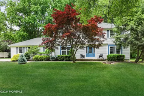 64 Lehigh Dr, Lincroft, NJ 07738